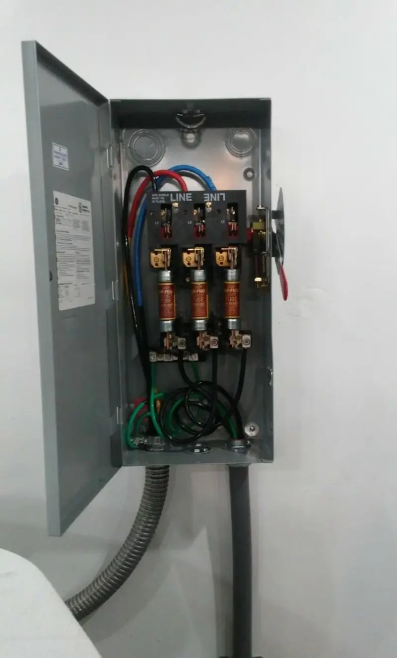 Three-phase disconnect switch installed for Smoke Detector Installation in South Chicago Heights